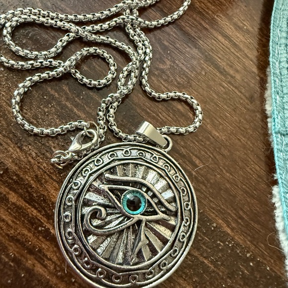 Silver Eye of Horus Pendant Necklace - Picture 1 of 3